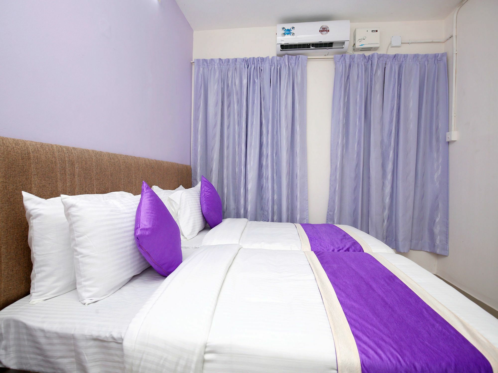 Oyo 9797 Hotel Vbee Plaza 트리반드룸 외부 사진