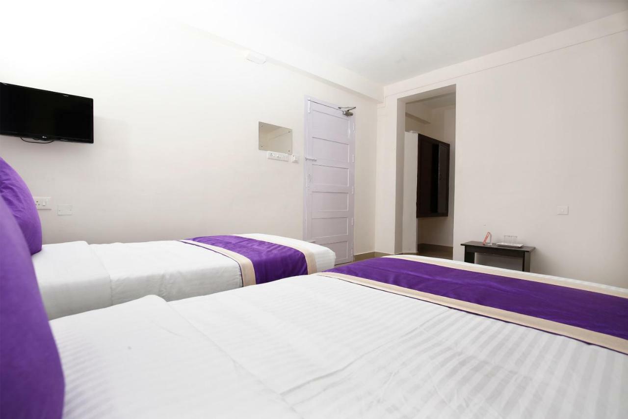 Oyo 9797 Hotel Vbee Plaza 트리반드룸 외부 사진