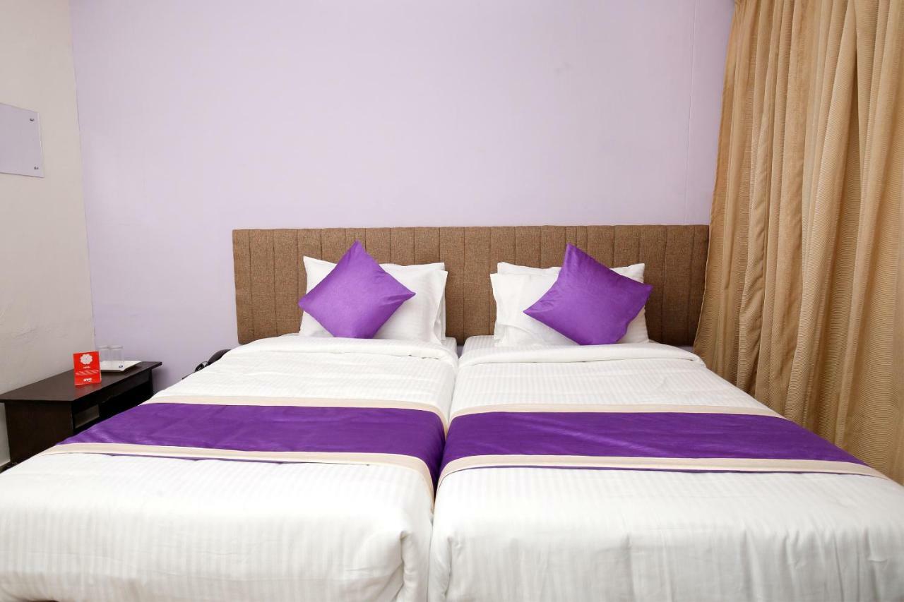 Oyo 9797 Hotel Vbee Plaza 트리반드룸 외부 사진